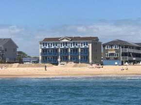  Misquamicut Beach Front Inn  Вестерли